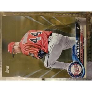 2018 Topps GOLD insert - Kyle Gibson - No.1460/2018  #493 - Twins - RAW Mint